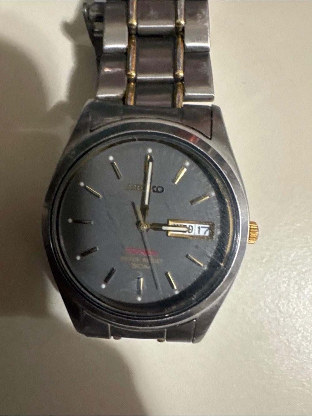 SEIKO TITANIUM MEN'S WATCH DAY DATE WATER RESISTANT